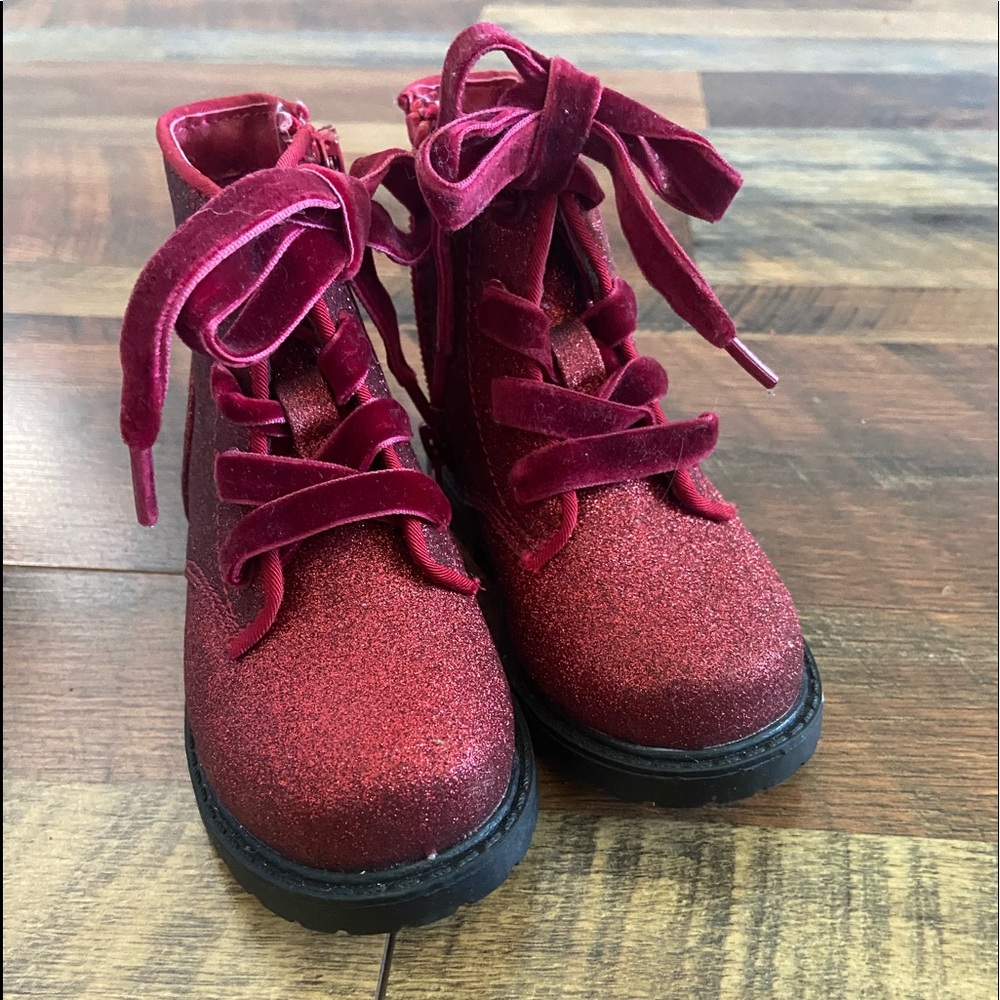 Cat & Jack girls boots 6